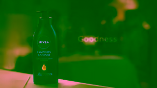 Nivea NIVEA Essentially Enriched For smooth luminous skin Ad Commercial Brand Imagery Photoshoot 2