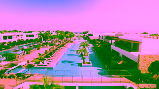 TUI TUI Last Minute Deals Summers Calling Phone 80483 Ad Commercial Brand Imagery Photoshoot 0