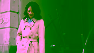 Intuit Comme Alice allgez le fardeau de vos finances avec QuickBooks Ad Commercial Brand Imagery Photoshoot 1