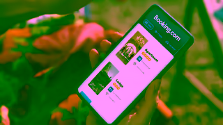 Booking.com Tina Fey gets wild Ad Commercial Brand Imagery Photoshoot 0