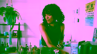 Secret Deodorant Dsodorisant Secret Ce bton sans aluminium fonctionne ToutEnForceSansLaStress Ad Commercial Brand Imagery Photoshoot 0