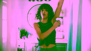 Secret Deodorant Dsodorisant Secret Ce bton sans aluminium fonctionne ToutEnForceSansLaStress Ad Commercial Brand Imagery Photoshoot 1