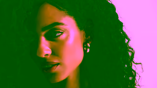 Kendra Scott Shop DemiFine and Fine Jewelry with Kendra Scott Ad Commercial Brand Imagery Photoshoot 1