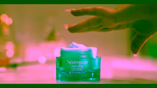 Neutrogena KNHB0360000H Neutrogena Hydroboost Juicy Skin 16x9 CA ENG Web Mix 06 sec Ad Commercial Brand Imagery Photoshoot 0