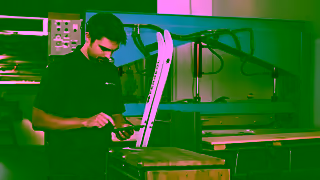 Intuit Simplifiez la gestion de vos comptes de dpenses avec QuickBooks Ad Commercial Brand Imagery Photoshoot 1