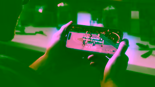 Visible by Verizon Visible Live in the know 19mo 30s Ad Commercial Brand Imagery Photoshoot 1