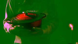 LE CREUSET Unwrap an Icon Ad Commercial Brand Imagery Photoshoot 2