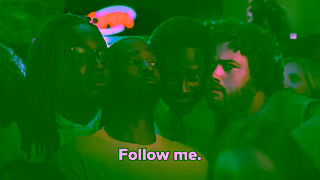 SlingTV Desmond Howard Squeezes In Ad Commercial Brand Imagery Photoshoot 1