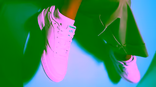 SoftMoc Shoes Reebok Move With Comfort Style Reebok Bougez avec confort et avec style Ad Commercial Brand Imagery Photoshoot 1