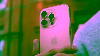 T-Mobile Obtn el iPhone 16 Pro con el nuevo control de cmara por cuenta nuestra TMobile Ad Commercial Brand Imagery Photoshoot 0