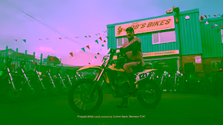 Cash App If Its Weird for Real Card Transaction Alerts Ad Commercial Brand Imagery Photoshoot 0