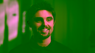 Intuit Comme Flix simplifiez la gestion de vos comptes de dpenses Ad Commercial Brand Imagery Photoshoot 1