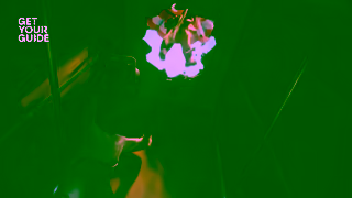 GetYourGuide AGUS2025BrandBasePlanDISBookForwardToIt16x9USENYTInStream15sHotAirBalloonInMarketAffi Ad Commercial Brand Imagery Photoshoot 1