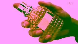 Valentino vlt frag bir franchise rendez vous 24 dmi duo asmr mp4 16x9 6s INTER en Ad Commercial Brand Imagery Photoshoot 0