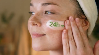 Aveeno Aveeno Daily Moisturizing Face Cream Provides 24H Moisture Ad Commercial Brand Imagery Photoshoot 1