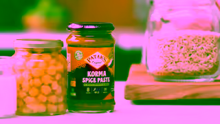 Pataks Jamie Olivers Pataks Pumpkin and Chickpea Korma Ad Commercial Brand Imagery Photoshoot 0