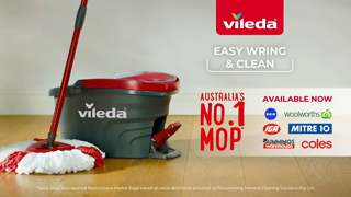 Vileda Handsfree wringing with Vileda Easy Wring Clean Ad Commercial Brand Imagery Photoshoot 2