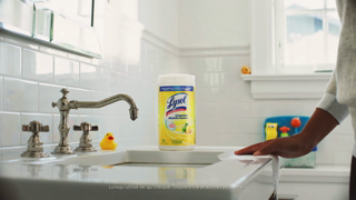 Lysol Lysol Ce Quil Faut Pour Se Protger Ad Commercial Brand Imagery Photoshoot 1