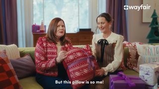 Wayfair US OV 16x9 GiftSwapHero 30 Ad Commercial Brand Imagery Photoshoot 0