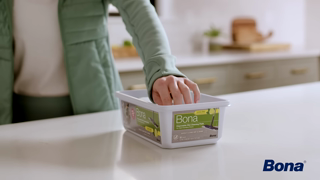 Bona Bona Disposable Wet Cleaning Pads Ad Commercial Brand Imagery Photoshoot 0