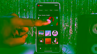 YouTube Music YTM BAC EMP 1mon DJThumb ArtistCarolinePolachek 10s horiz 1920x1080 169 en US CAD Ad Commercial Brand Imagery Photoshoot 0